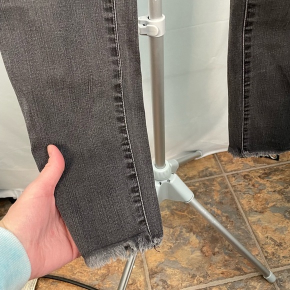 Madewell High Rise Black Button Fly Skinny Jeans Raw Hem Preowned Womens Size 26 - Picture 2 of 9